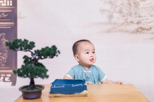 三亚二个月宝宝做哪些训练